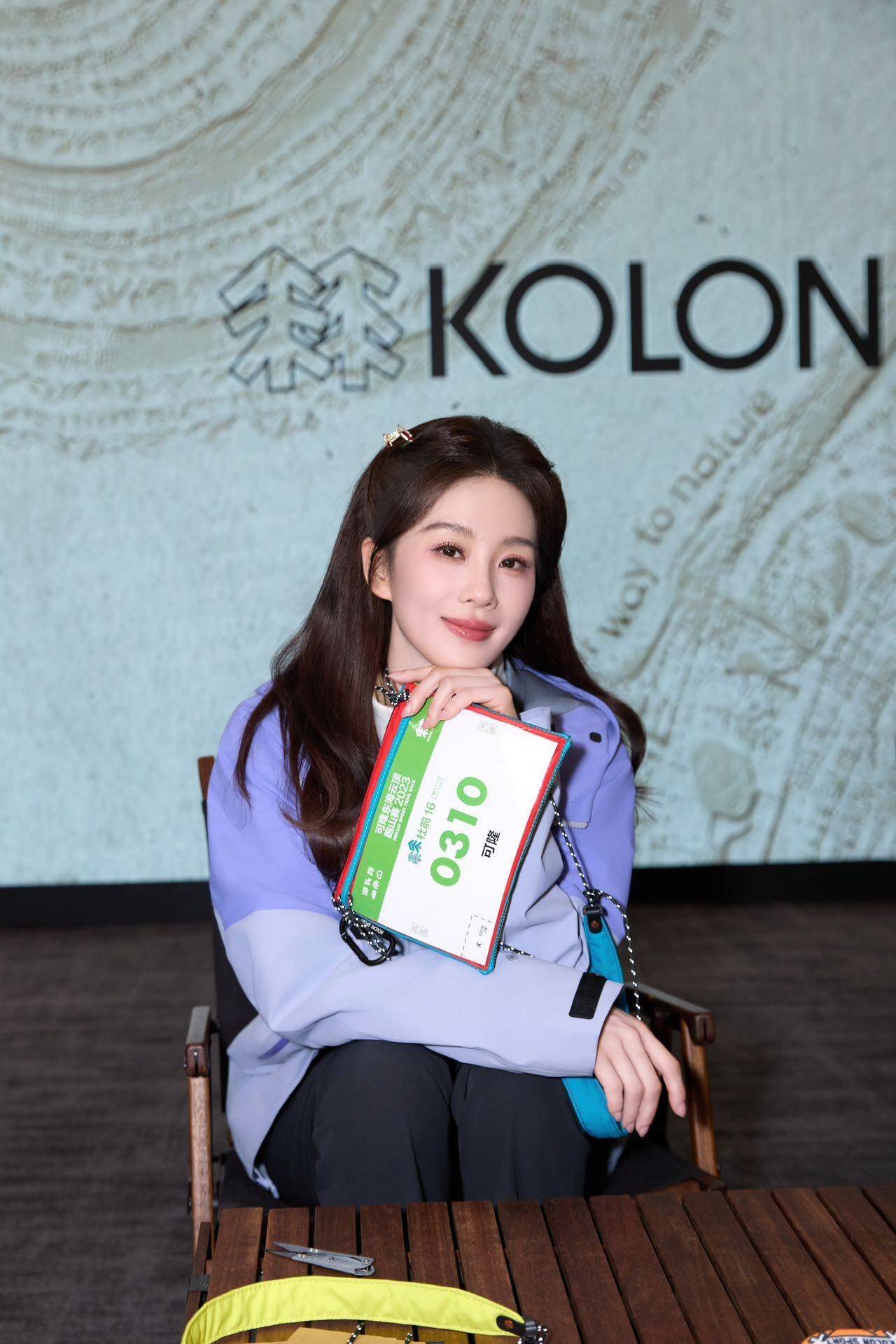 AG真人国际厅刘诗诗北京活动再现名场面！女大装扮+宠粉送咖啡双向心动(图7)