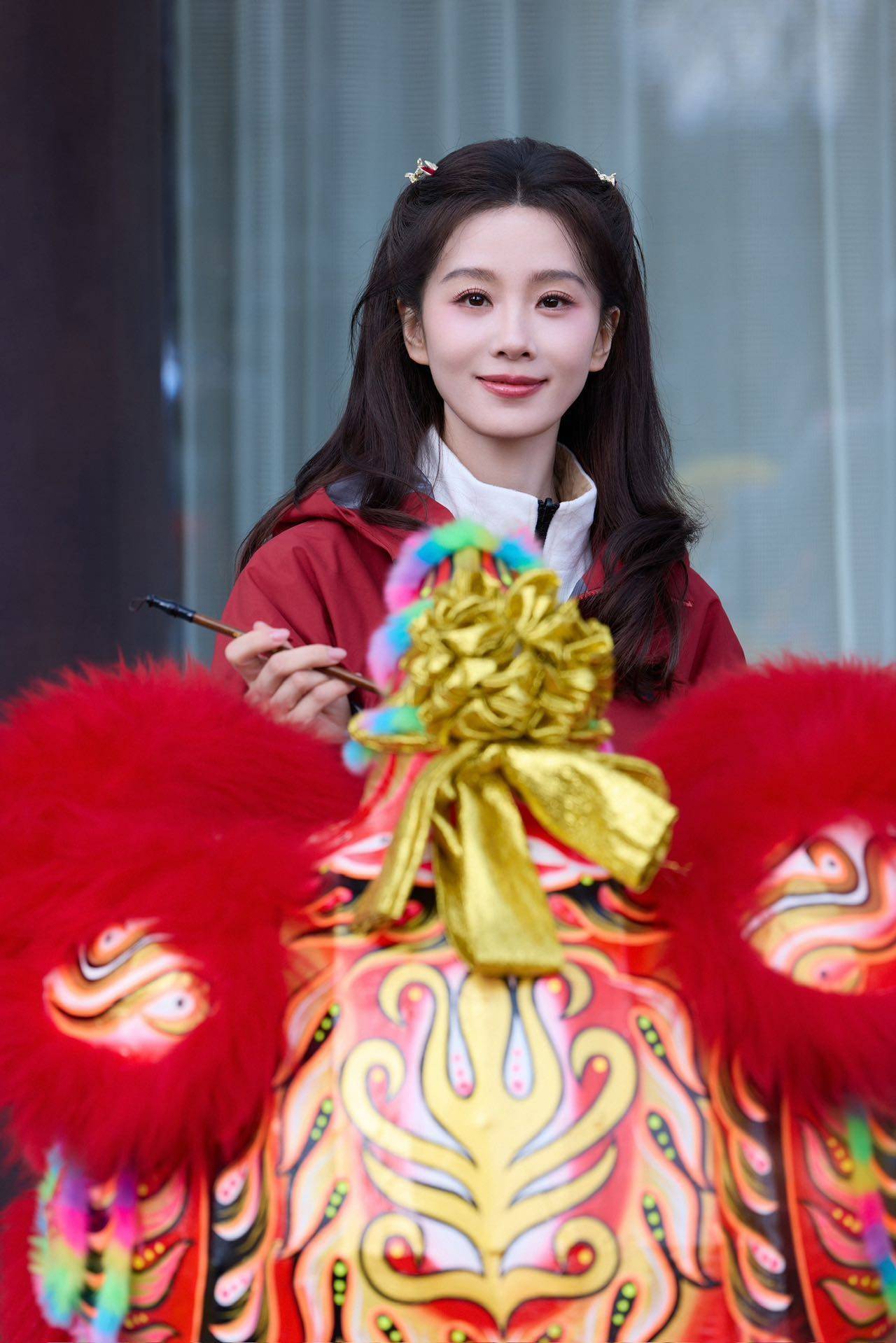 AG真人国际厅刘诗诗北京活动再现名场面！女大装扮+宠粉送咖啡双向心动(图9)